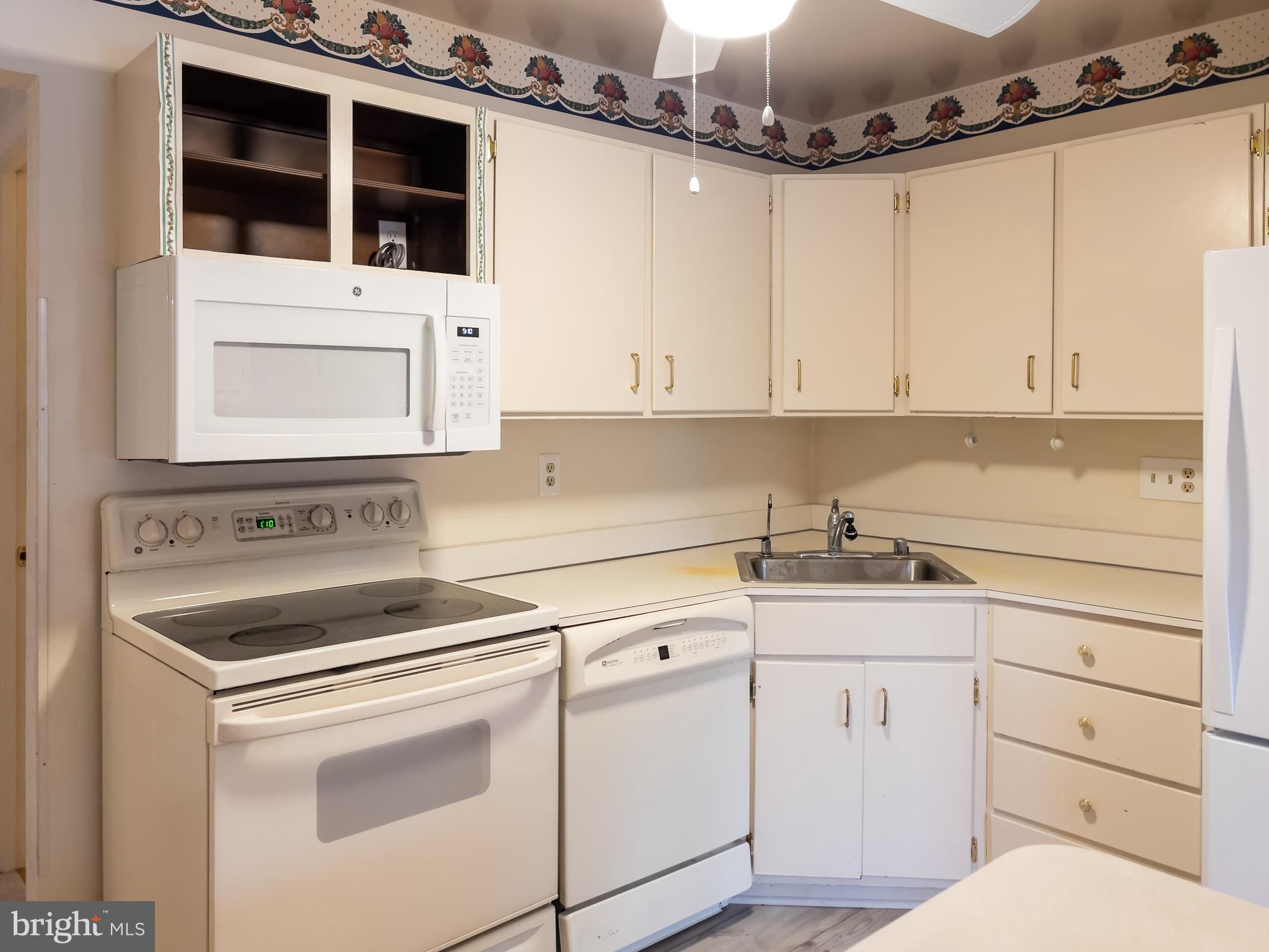 HICKORY HILLS CONDOMINIUMS - Residential