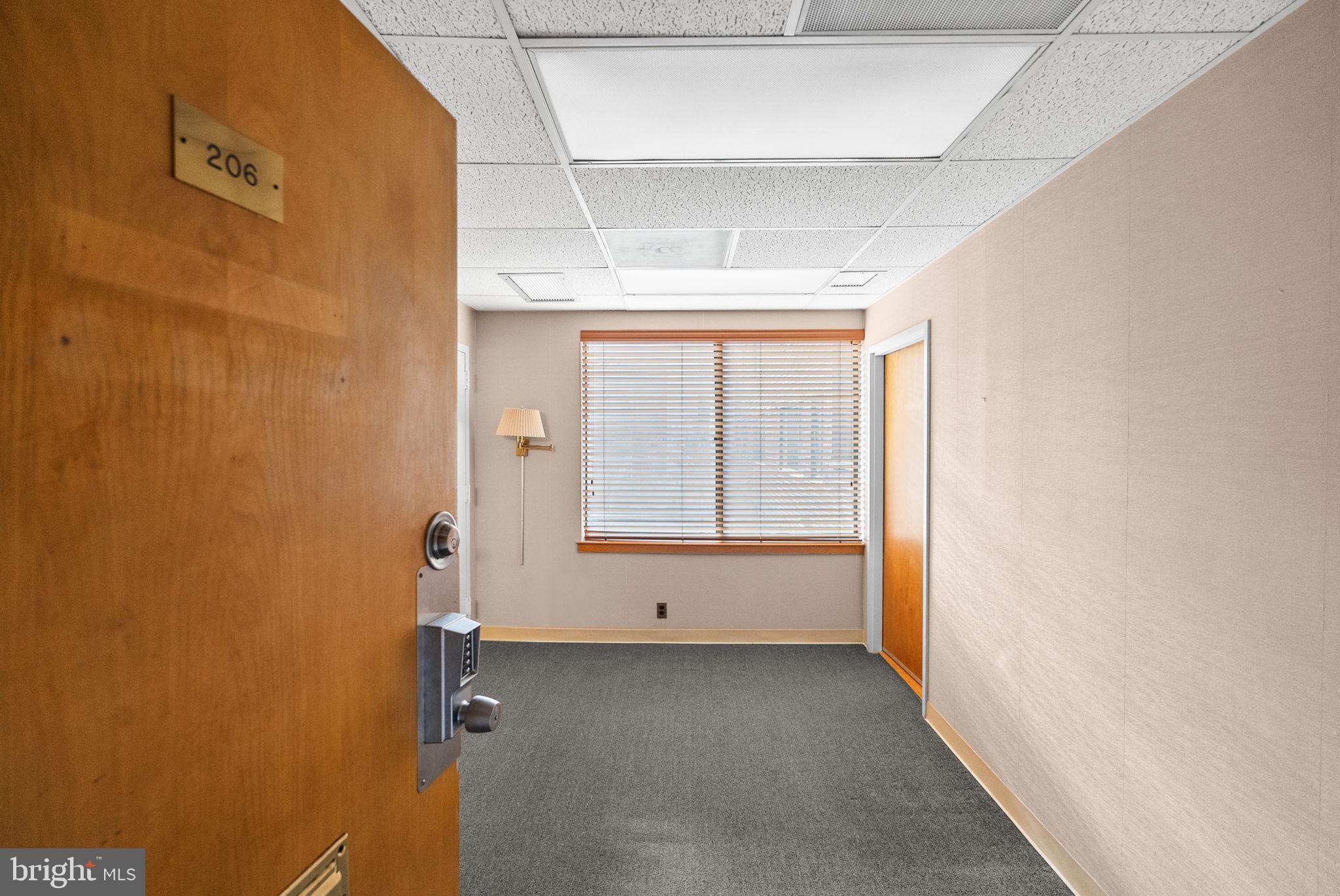 3 WASHINGTON CIRCLE NW 206