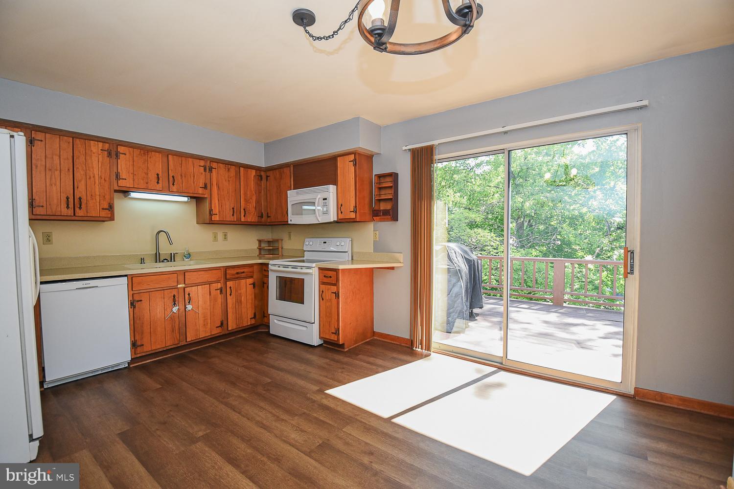 KNOBLEY ESTATES - Residential