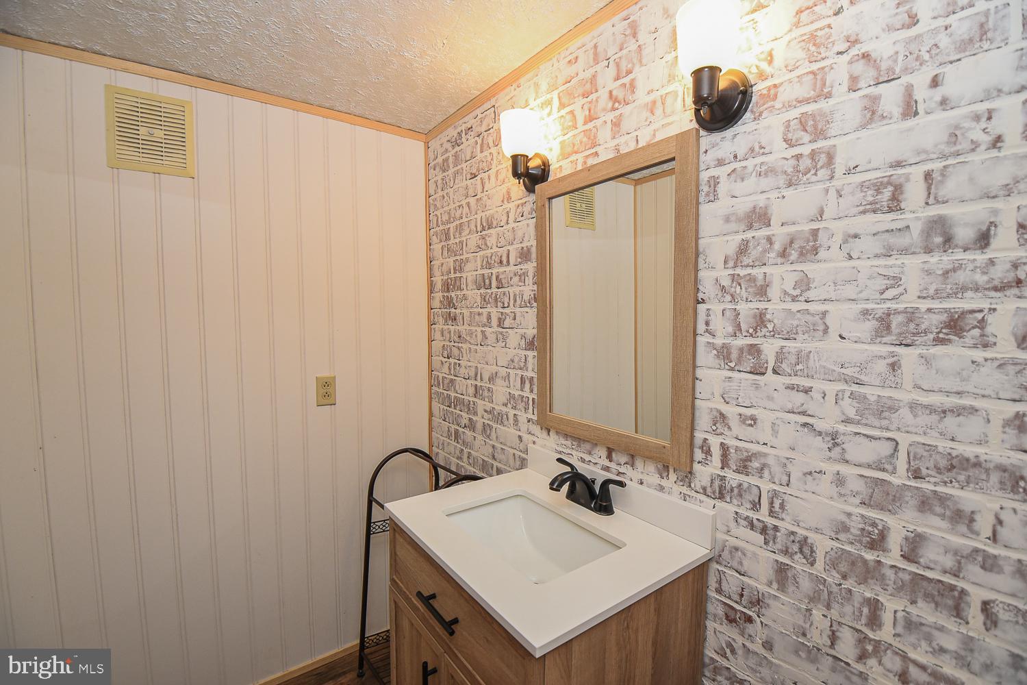 KNOBLEY ESTATES - Residential