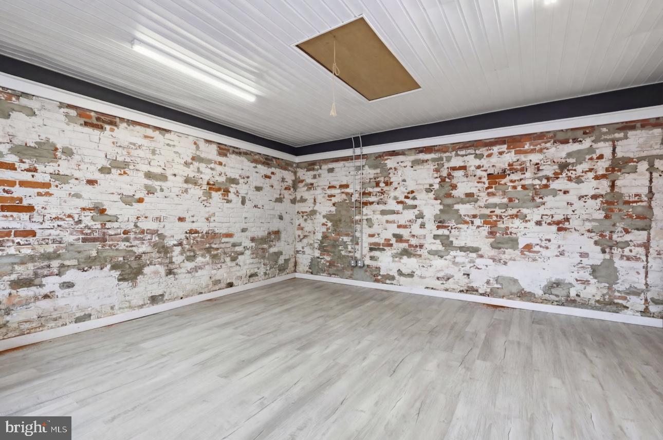 FOX CHASE - Commercial Sale