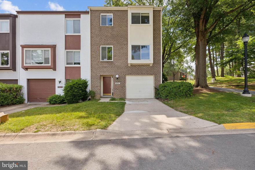 Beautiful, Bright, and Spacious End Unit Townhouse. Spacious and Light filled bedrooms with 1-car garage. Center island kitchen with white cabinetry and stainless steel appliances. Gated fenced backyard, flagstone walkway, and a deck. Immediate access to I-270 and 355. Near to Aldi, Lidl, and Lake Whetstone. Close to shopping centers and restaurants.  A must see home!