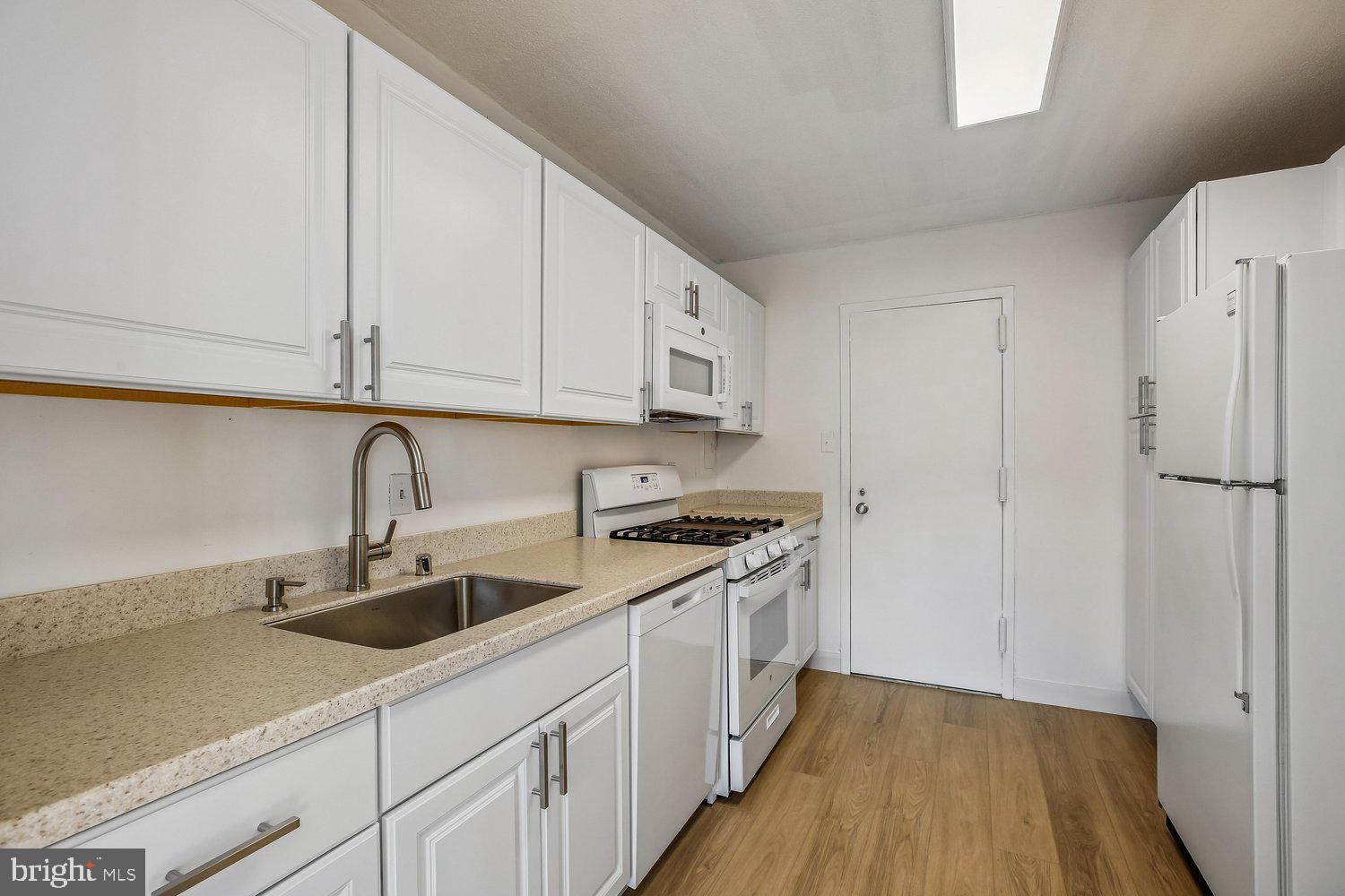 UNIVERSITY TOWERS CODM - Residential