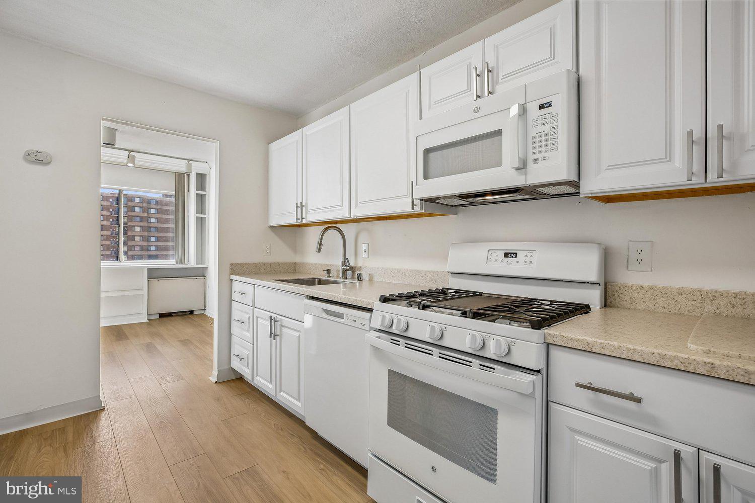 UNIVERSITY TOWERS CODM - Residential