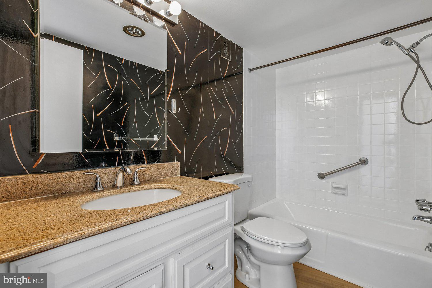 UNIVERSITY TOWERS CODM - Residential