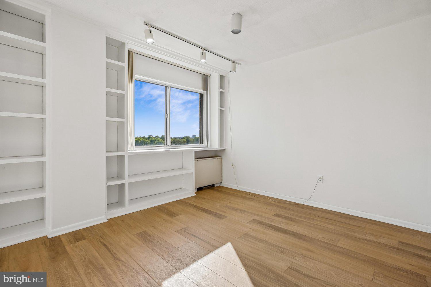 UNIVERSITY TOWERS CODM - Residential