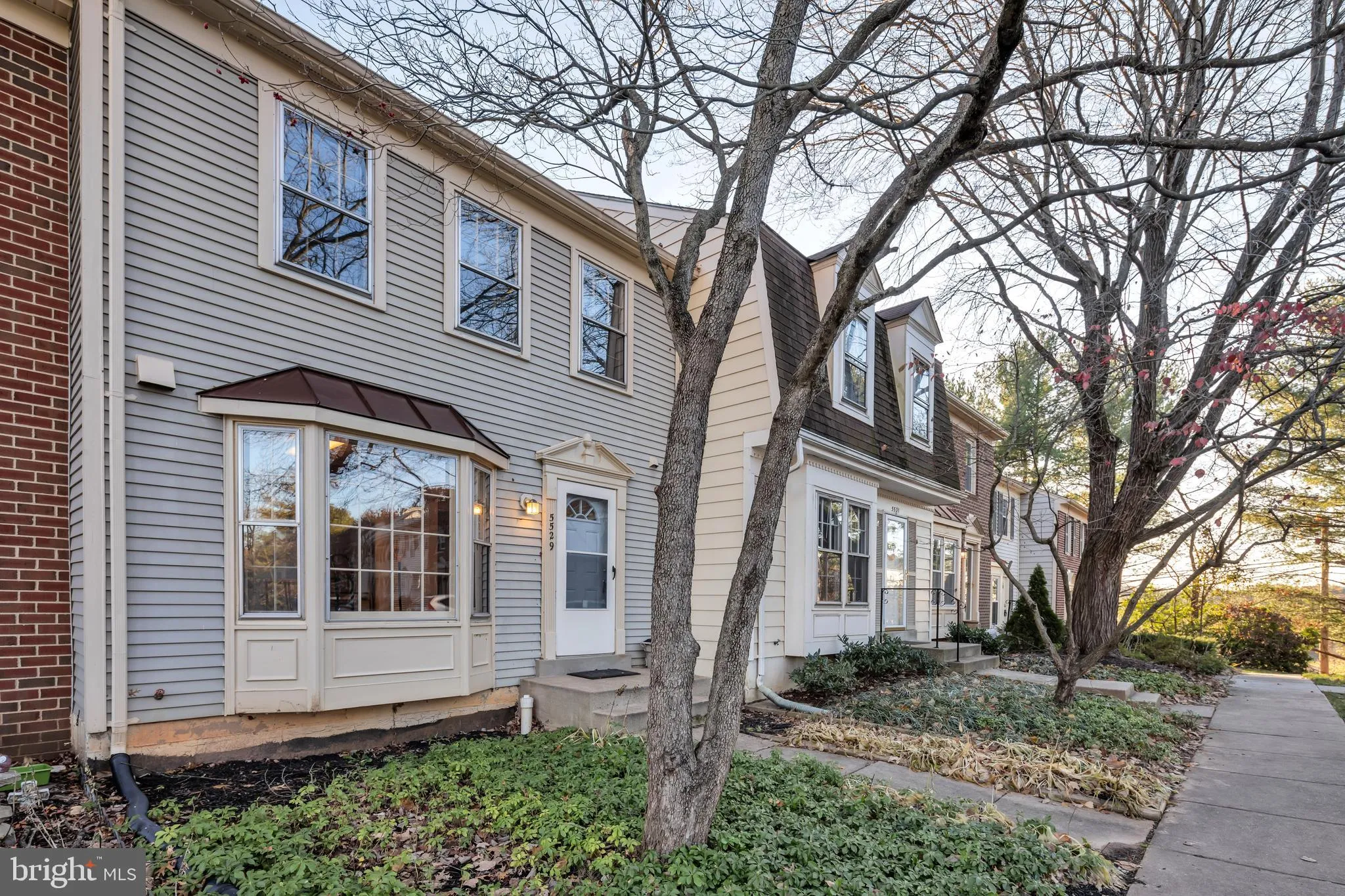 5529 Lakewhite Court, Fairfax, VA 22032