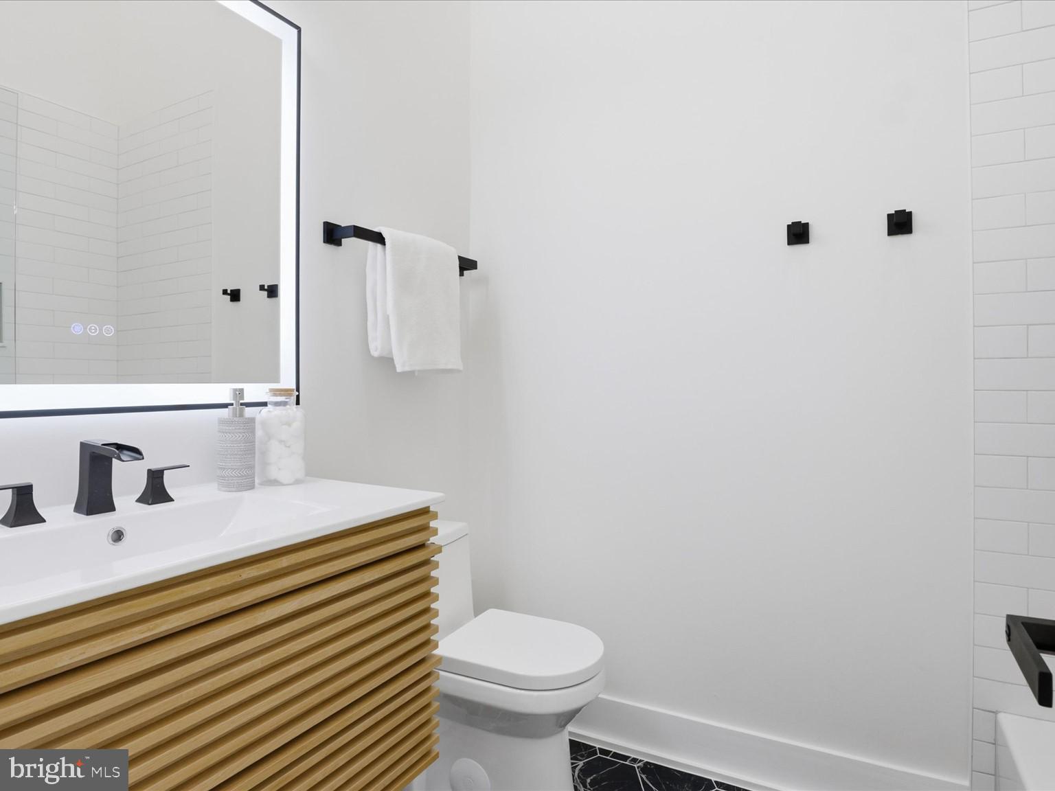 DUNN LORING WOODS - Residential