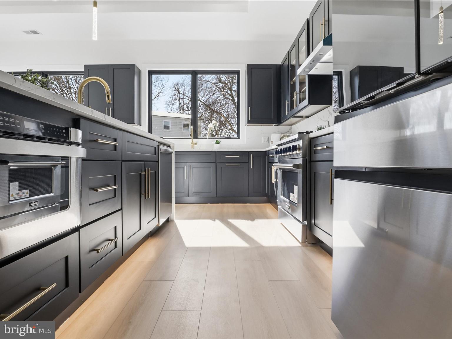 DUNN LORING WOODS - Residential