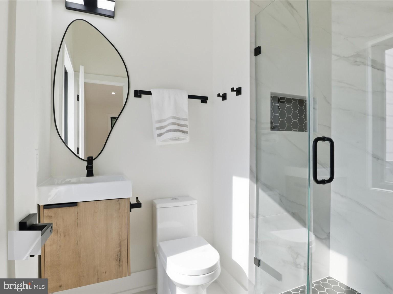 DUNN LORING WOODS - Residential