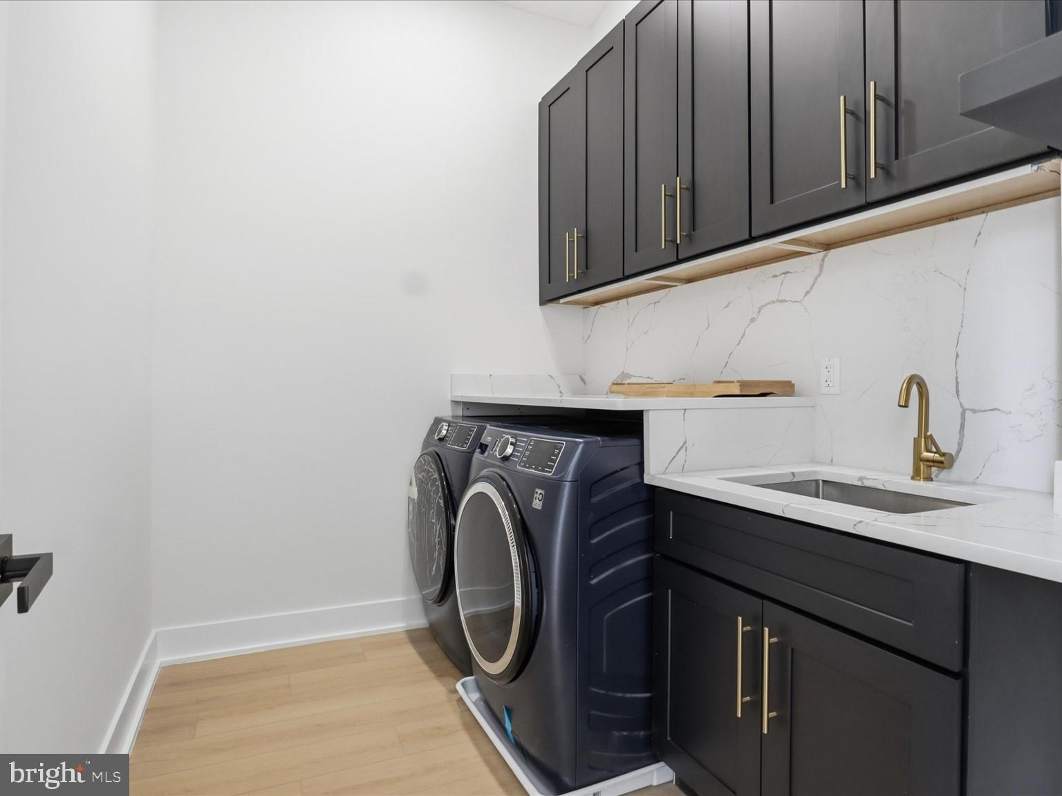 DUNN LORING WOODS - Residential