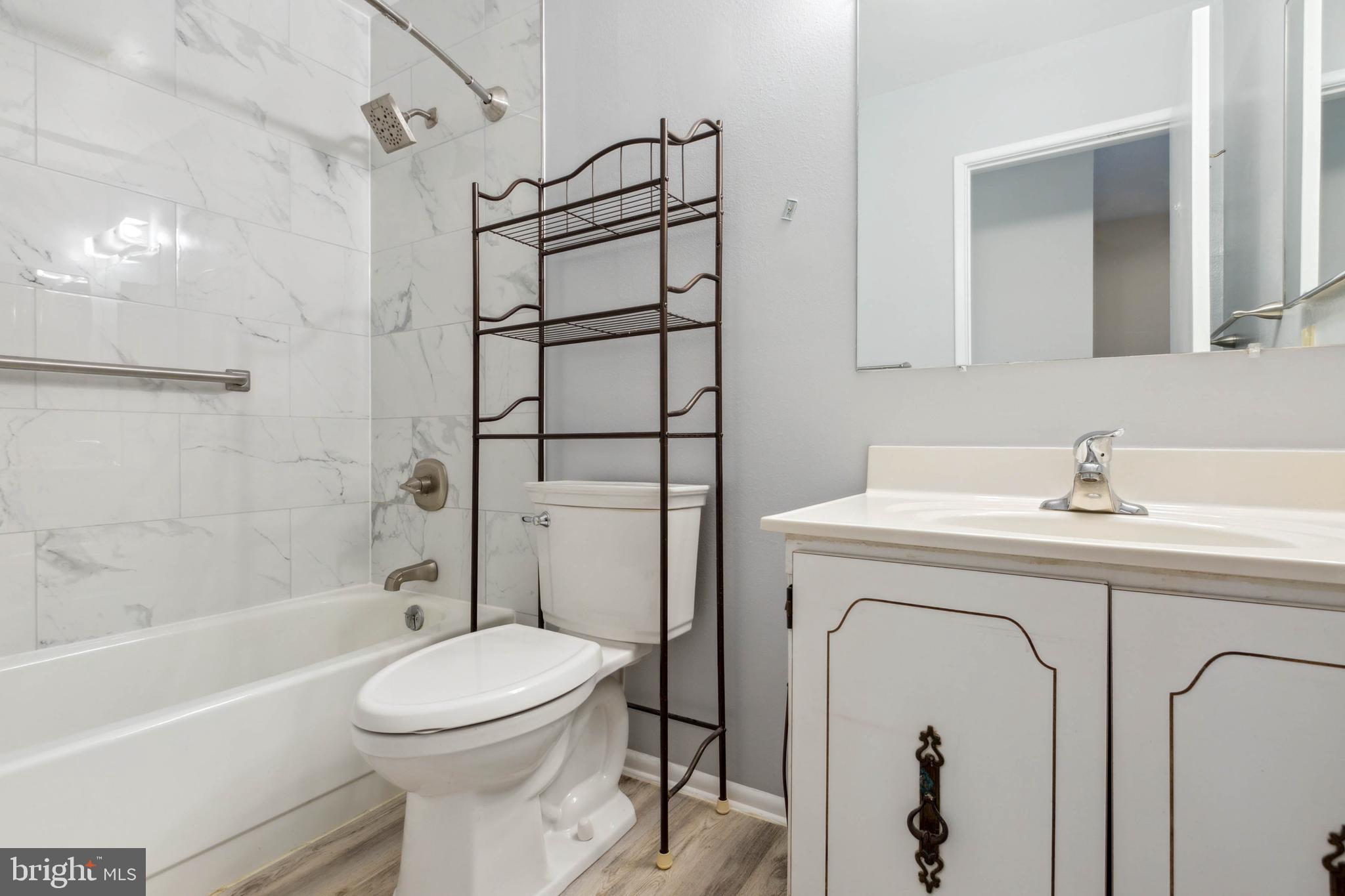 LEISURE WORLD - Residential Lease