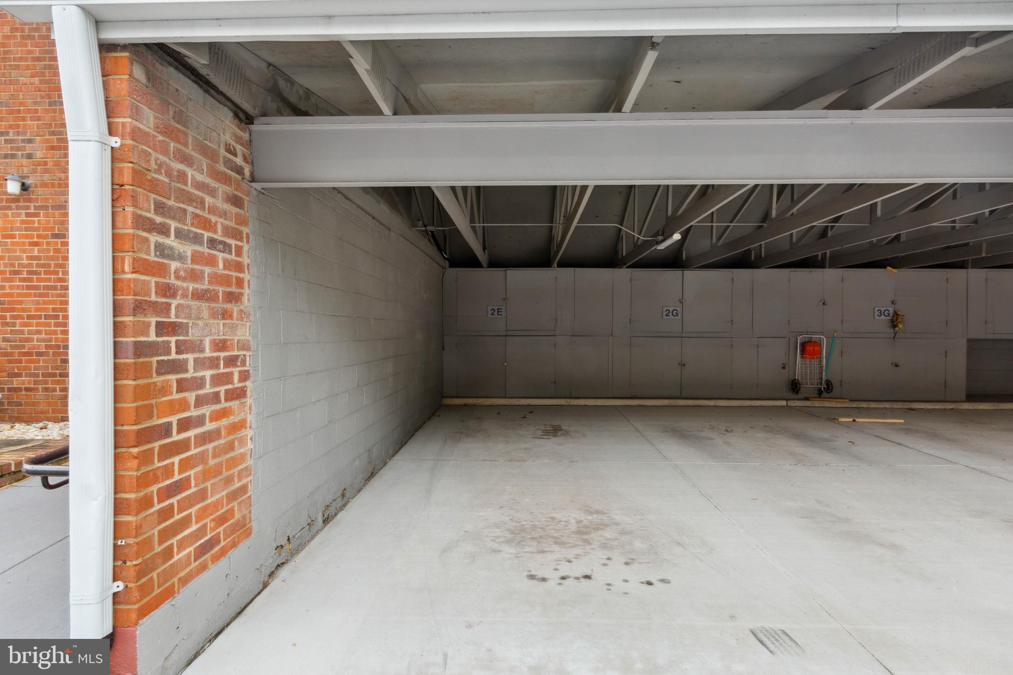 LEISURE WORLD - Residential Lease