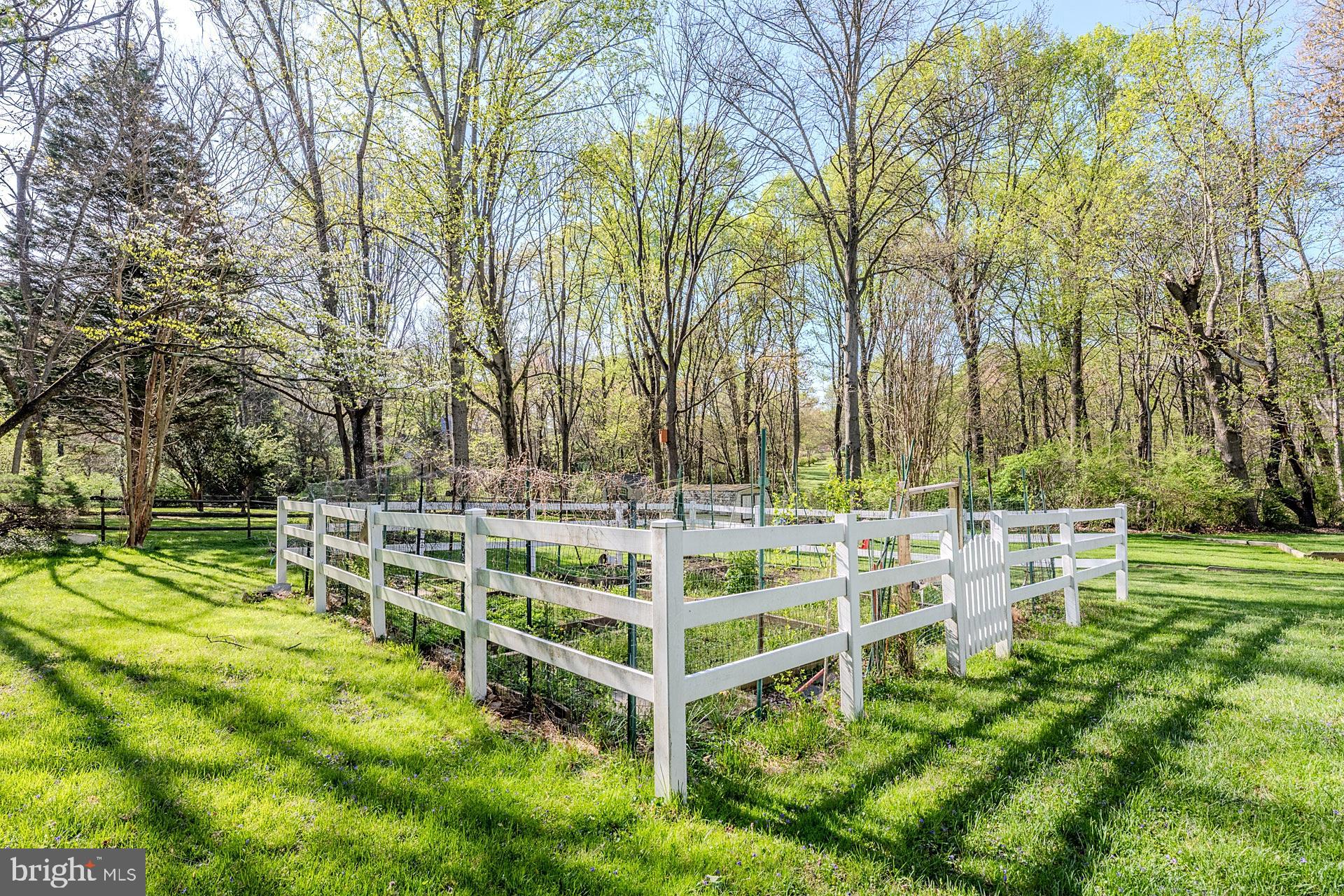 SUNNYBROOK - Residential