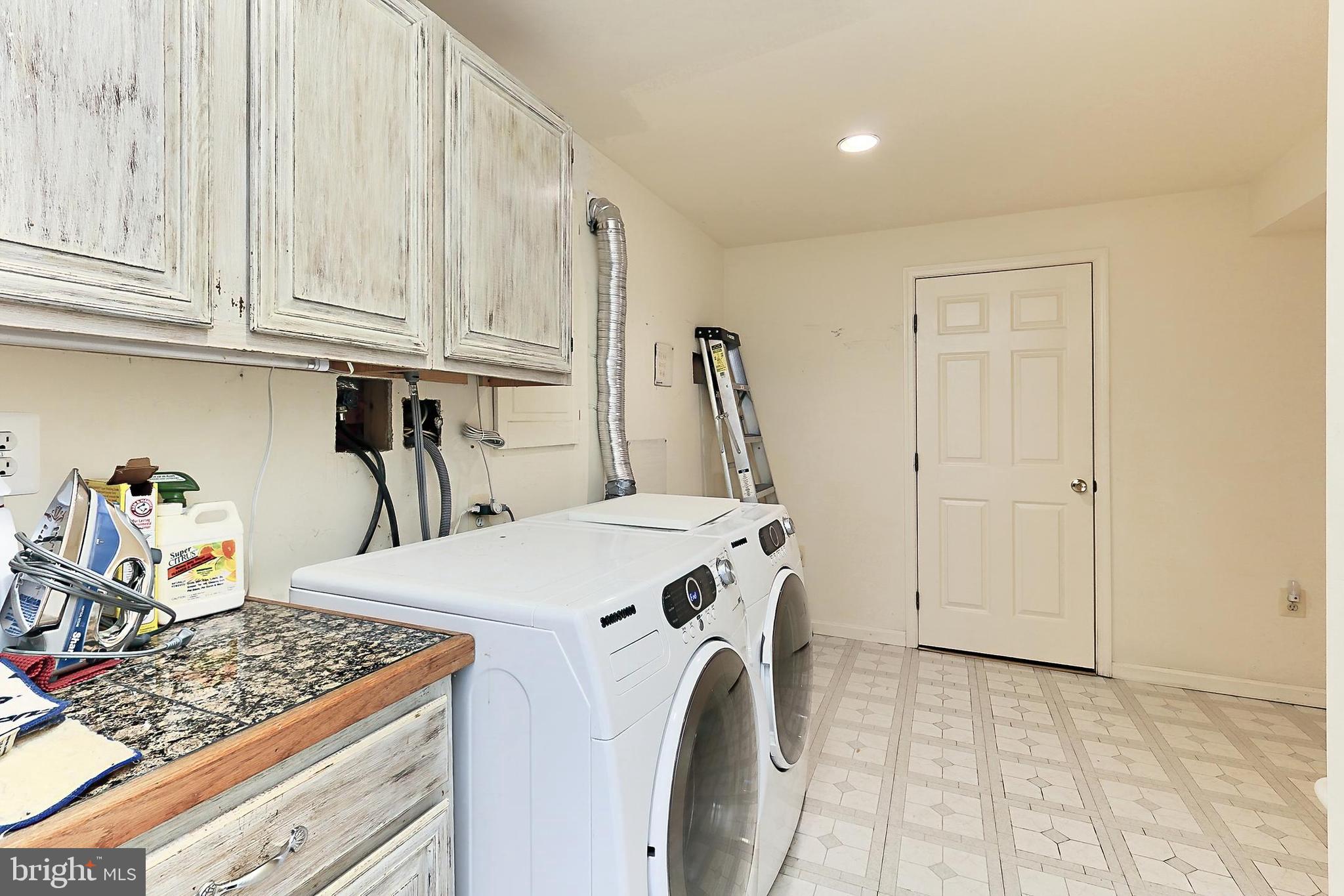 SUNNYBROOK - Residential