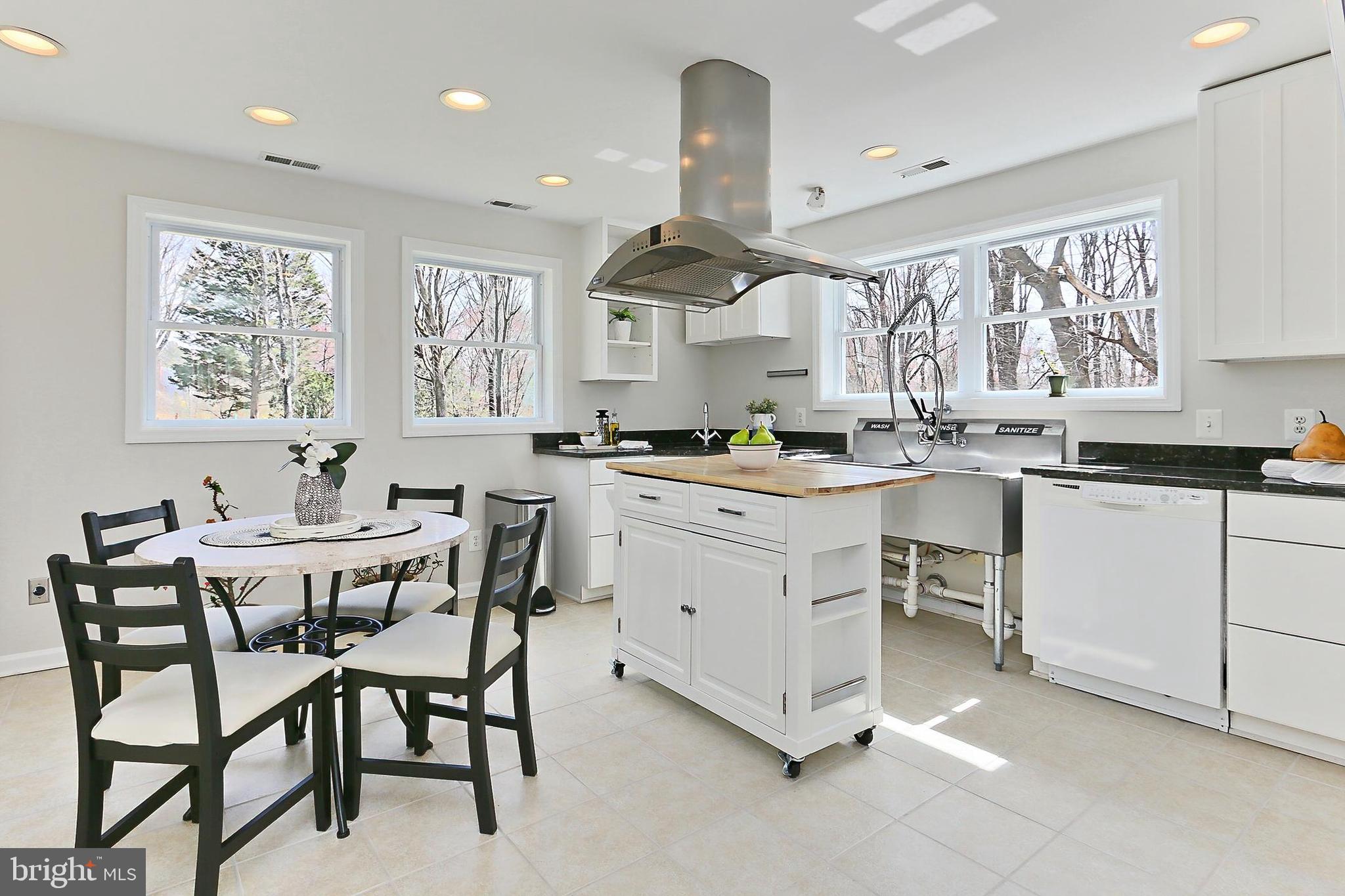 SUNNYBROOK - Residential