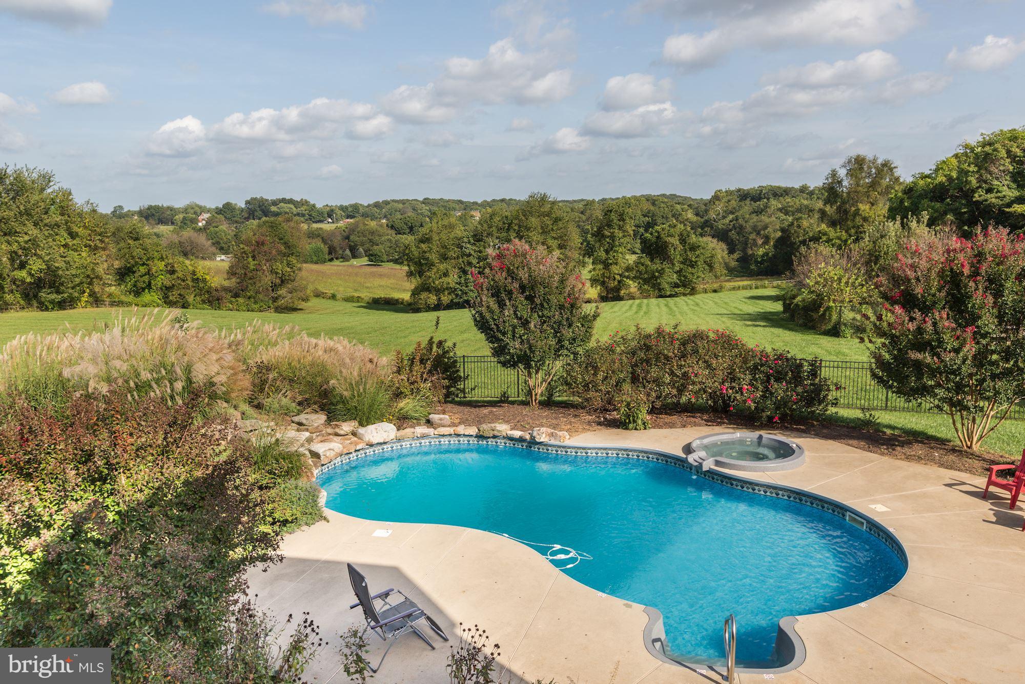 SPRING MEADOWS - Residential