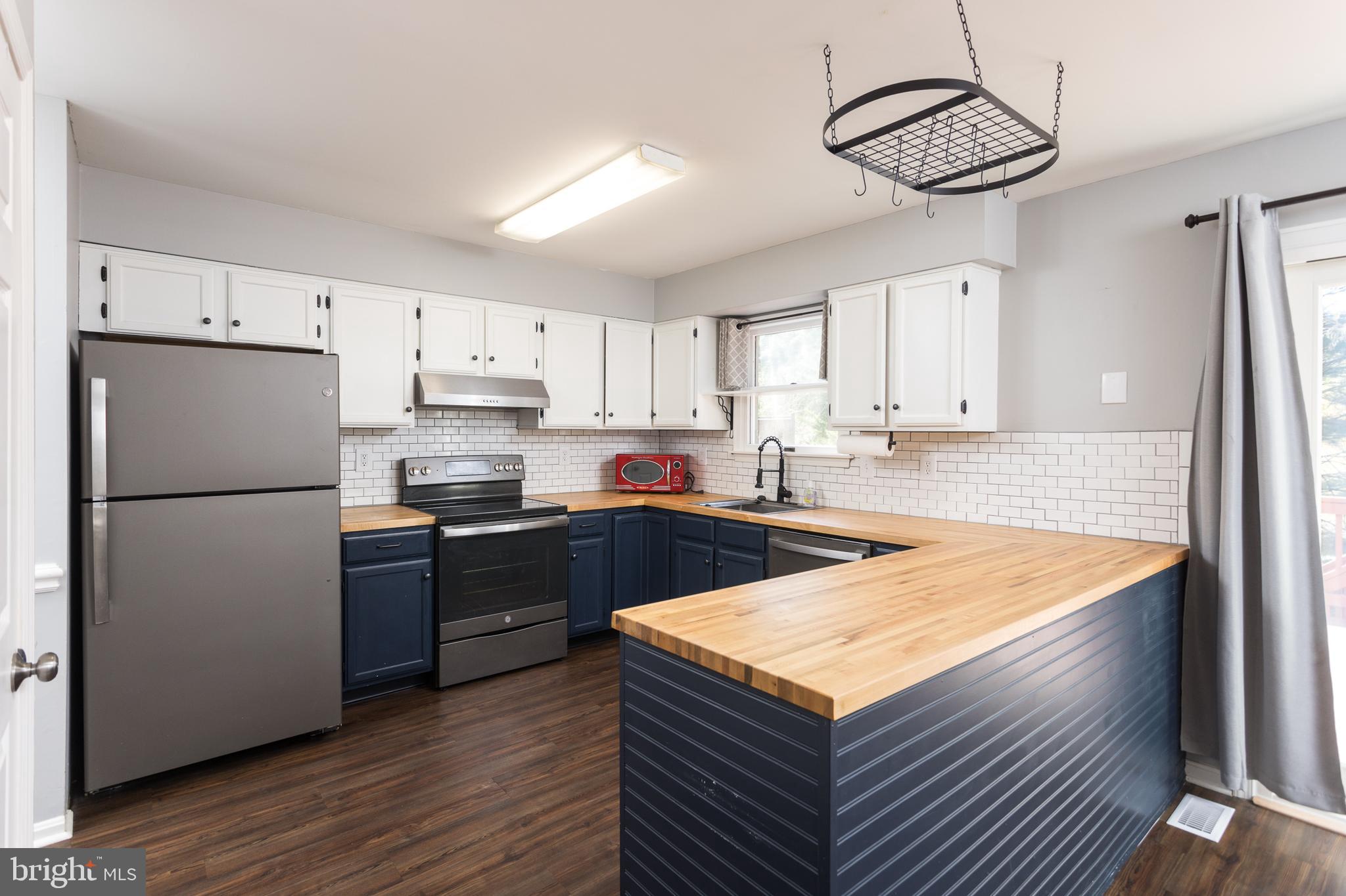 FOXBOROUGH FARMS - Residential