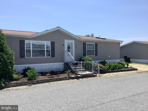 Mobile Home For Sale - 3209 Gentian Lane Ln<br/> Baltimore County, MIDDLE RIVER, MD 21220