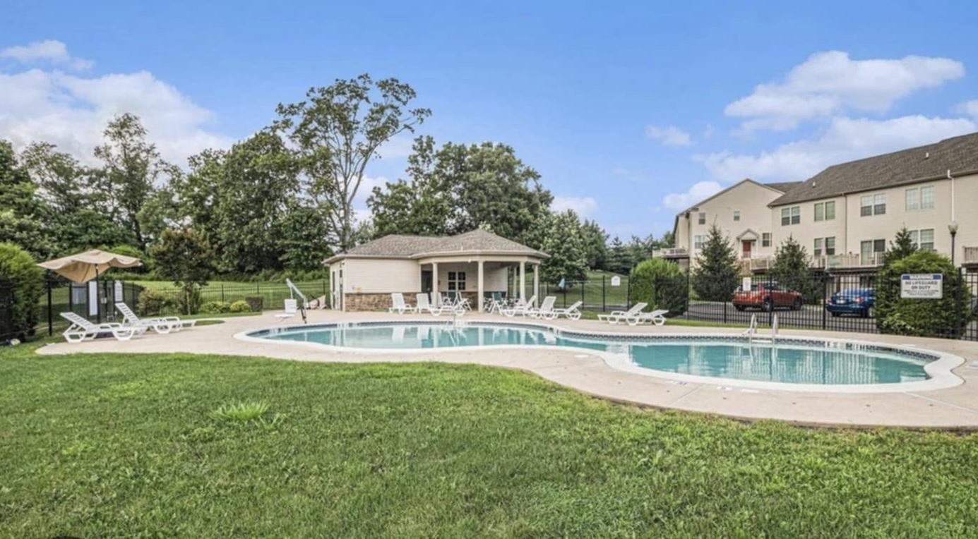 EMERALD WALK - Residential