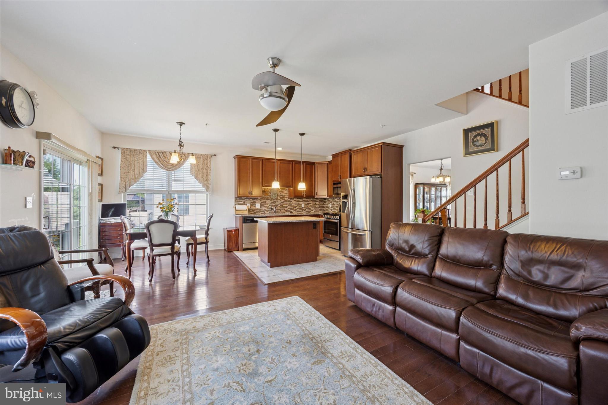 EMERALD WALK - Residential