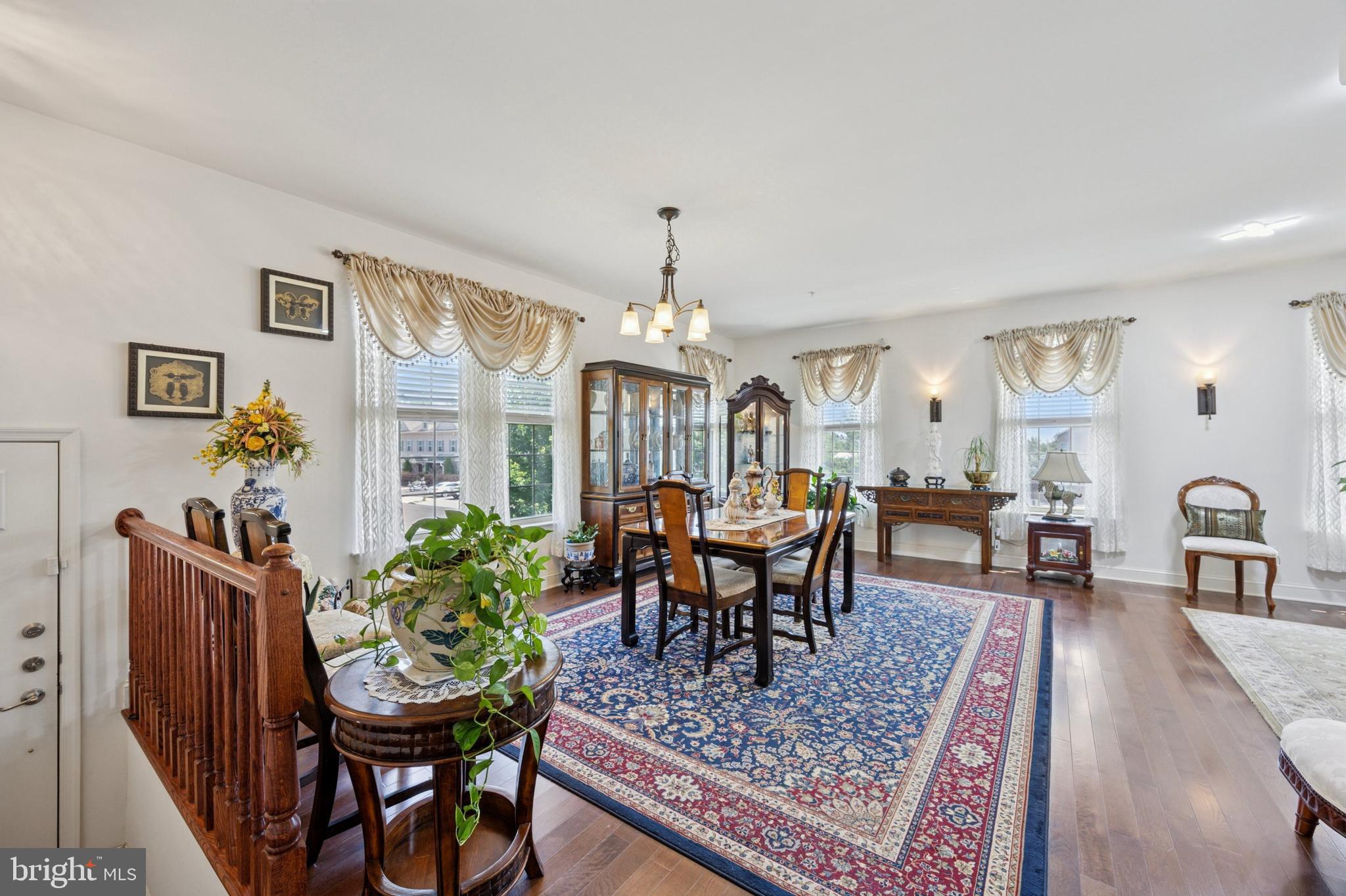 EMERALD WALK - Residential