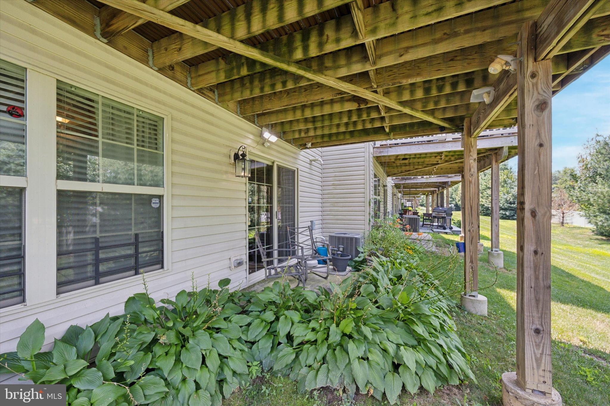 EMERALD WALK - Residential