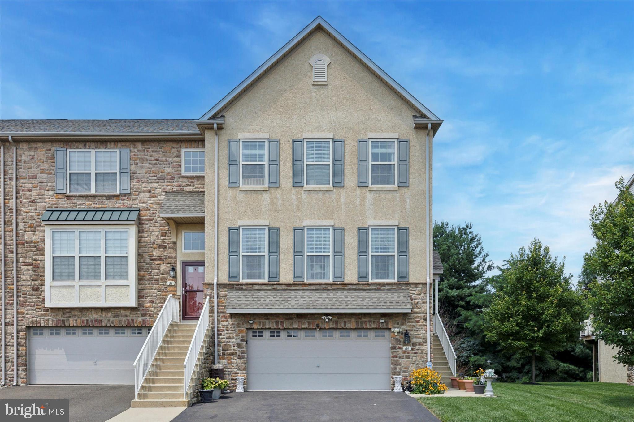 EMERALD WALK - Residential