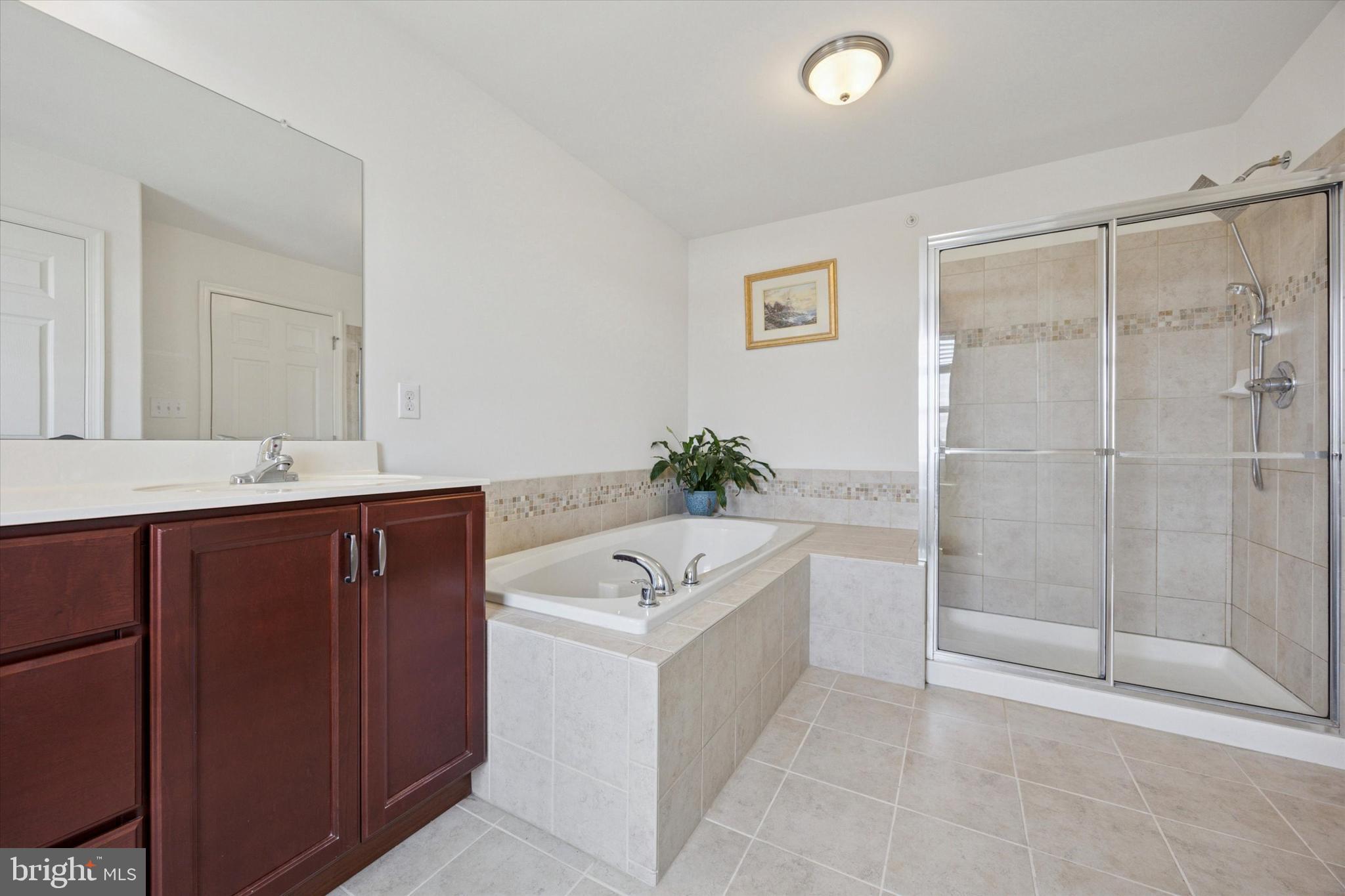 EMERALD WALK - Residential