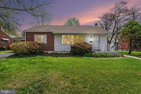 Photo of 302 E Coover Street, MECHANICSBURG, PA 17055 (MLS # PACB2052724)