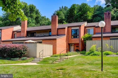 Townhouse For Sale - 219 Deer Fox Lane<br/> LUTHERVILLE TIMONIUM, MD 21093