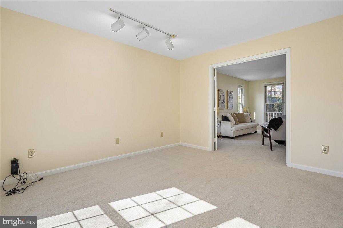 CROSSPOINTE - Residential