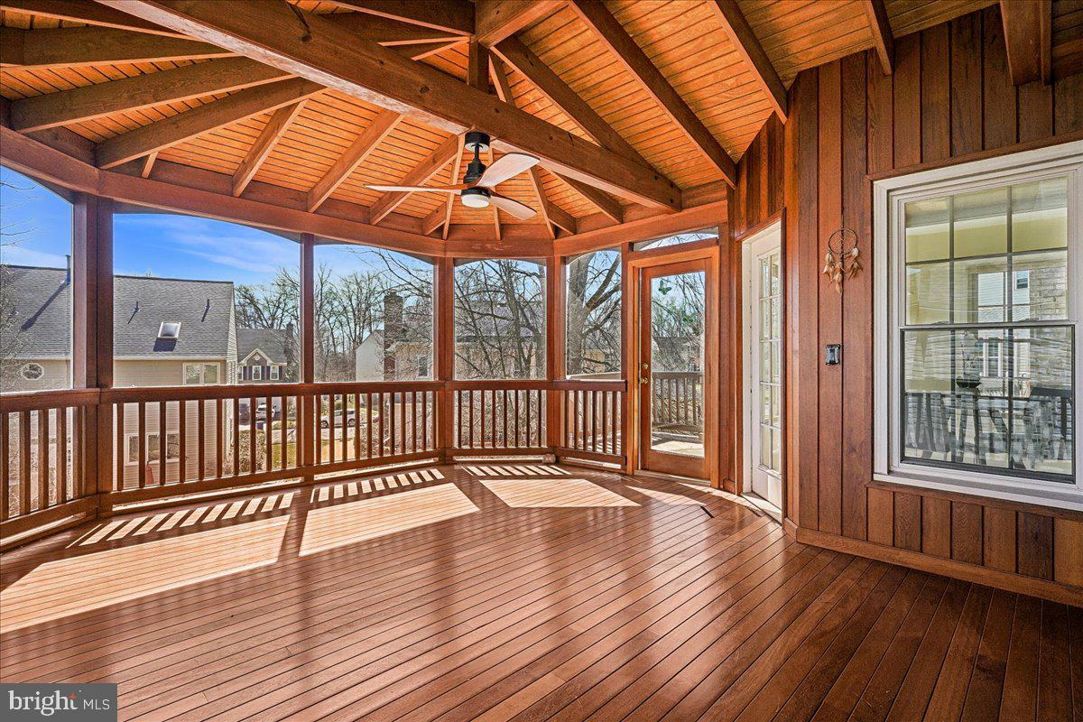 CROSSPOINTE - Residential