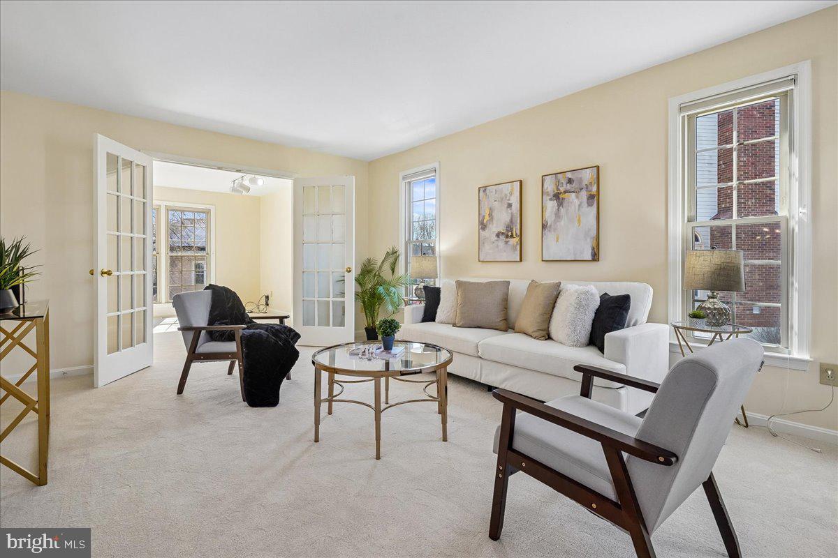 CROSSPOINTE - Residential