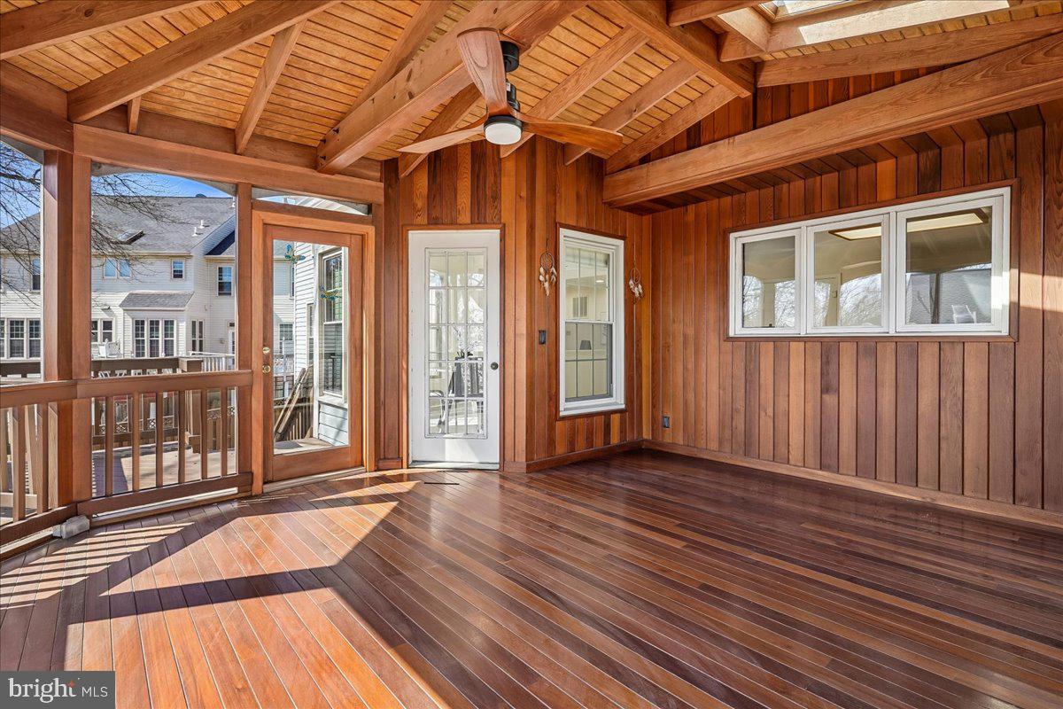 CROSSPOINTE - Residential