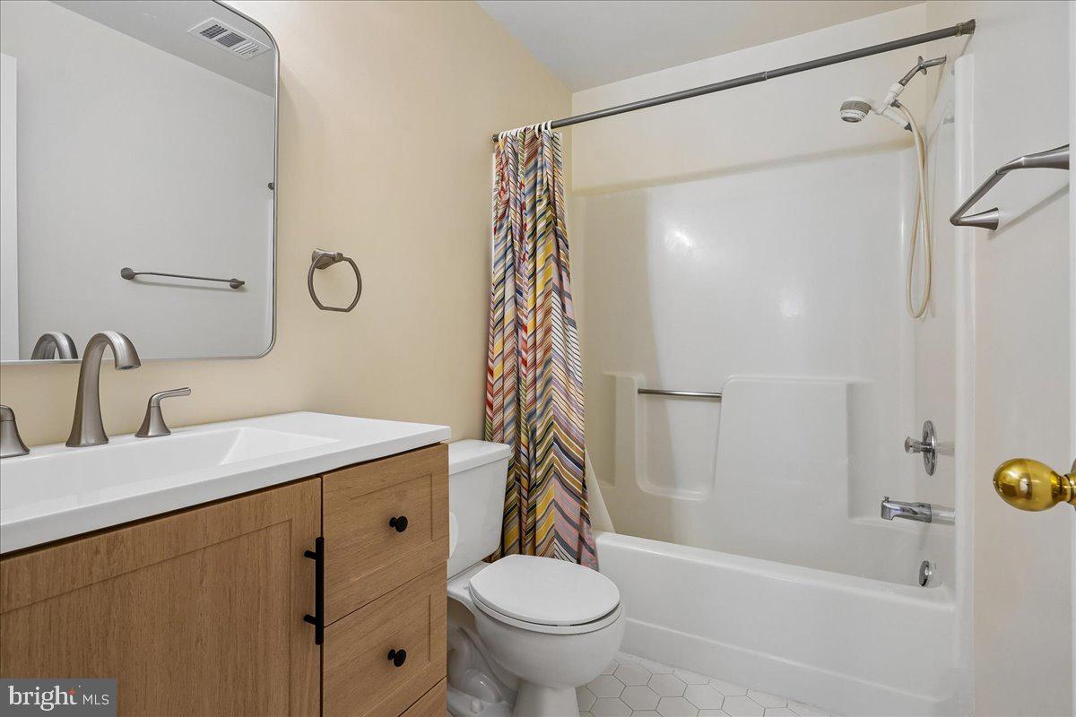 CROSSPOINTE - Residential