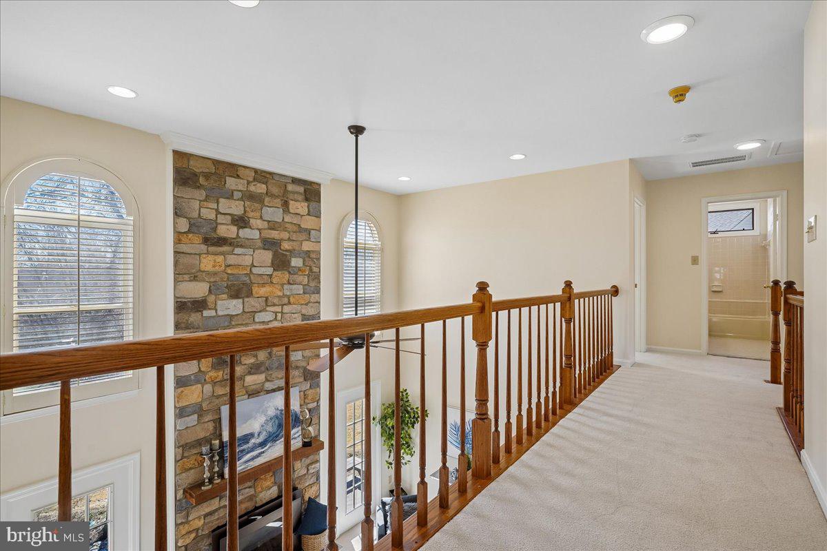 CROSSPOINTE - Residential