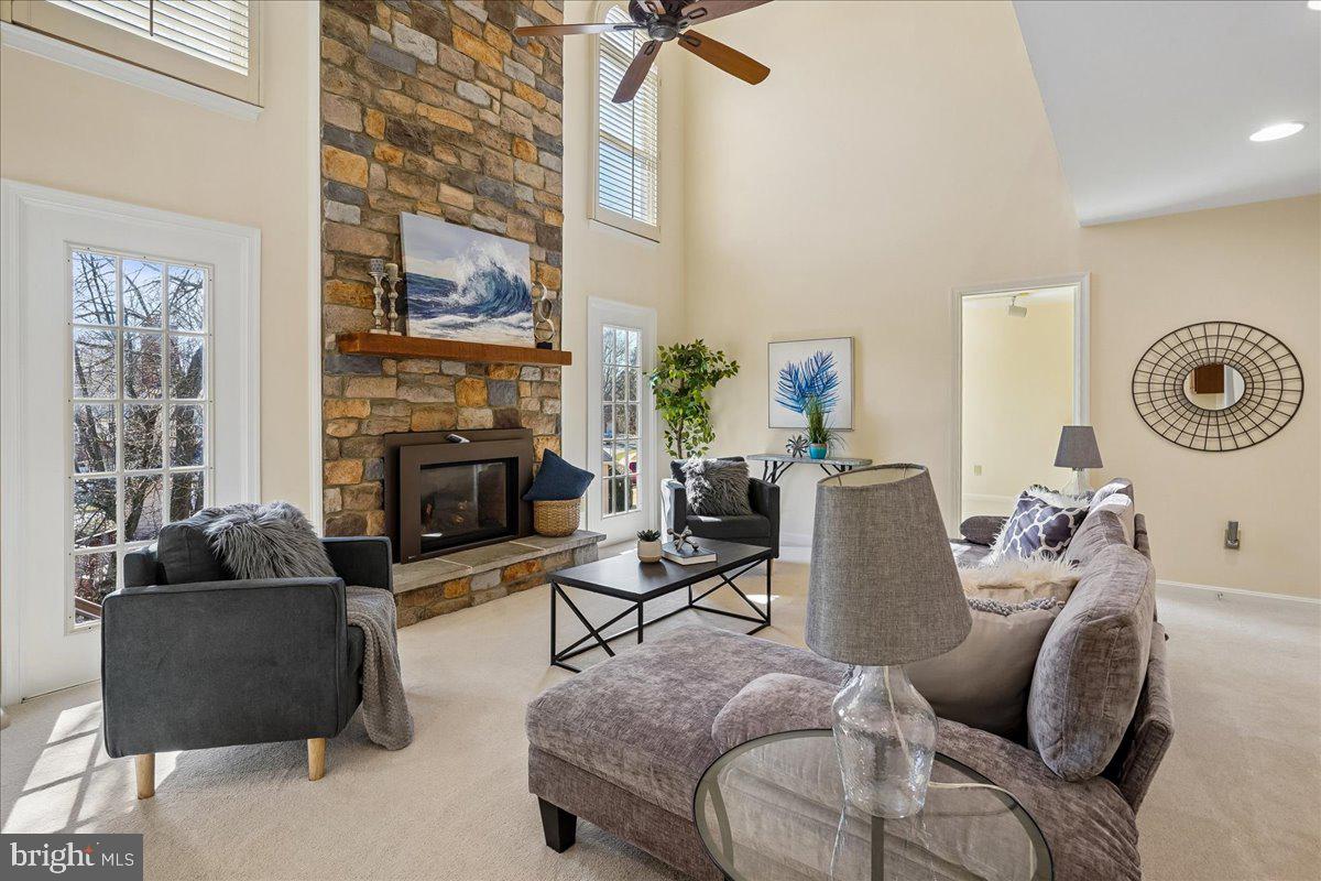 CROSSPOINTE - Residential