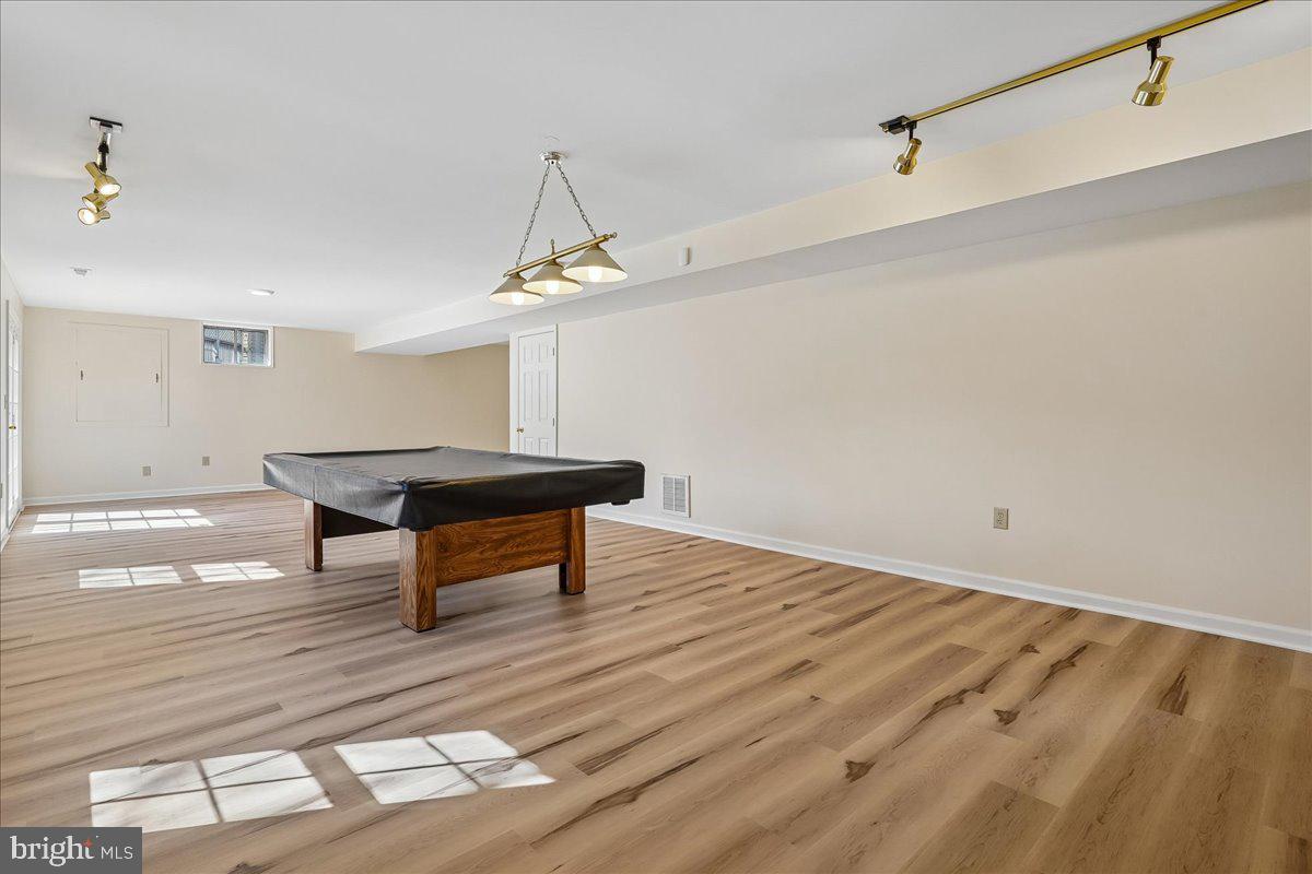 CROSSPOINTE - Residential