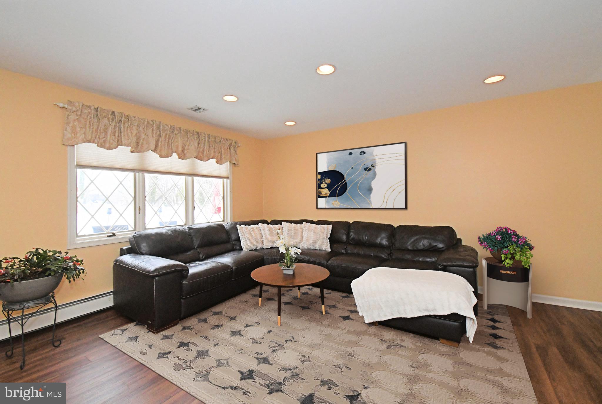 SALEM POINT - Residential