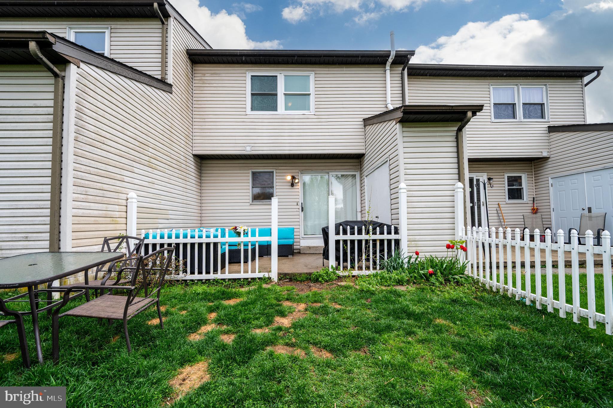 CLOVER CROSSING - Residential