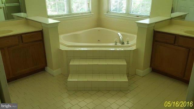 WOODMORE HIGHLANDS - Residential