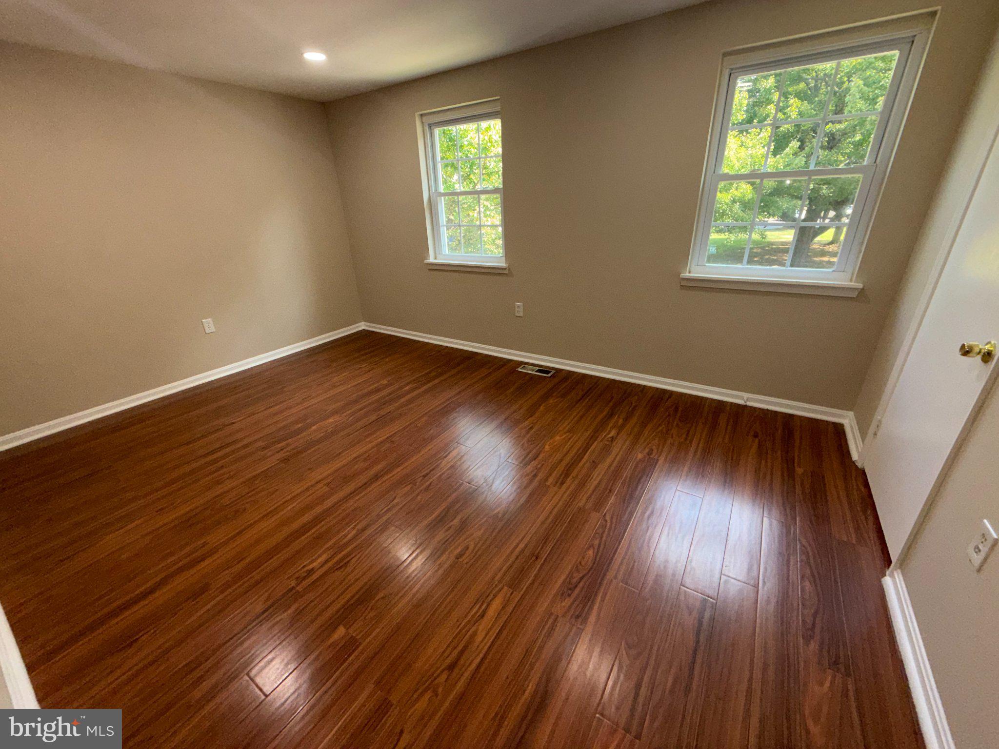 2806 HOGAN COURT