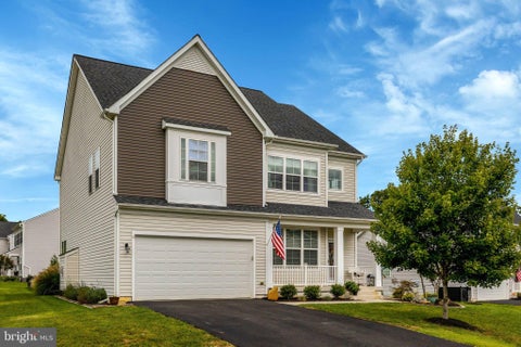 Homes For Sale - 35820 Peninsula Court<br/> ROUND HILL, VA 20141