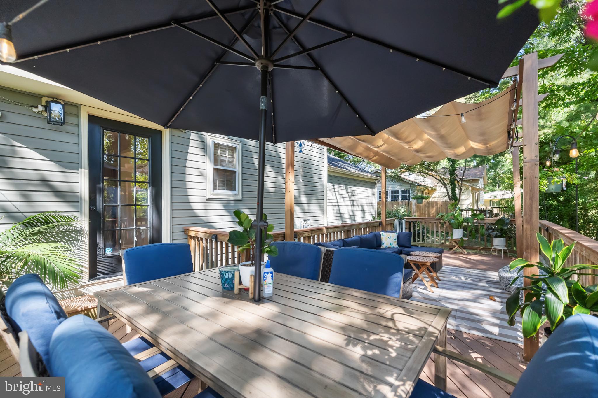 COUNTRY CLUB LAKE - Residential