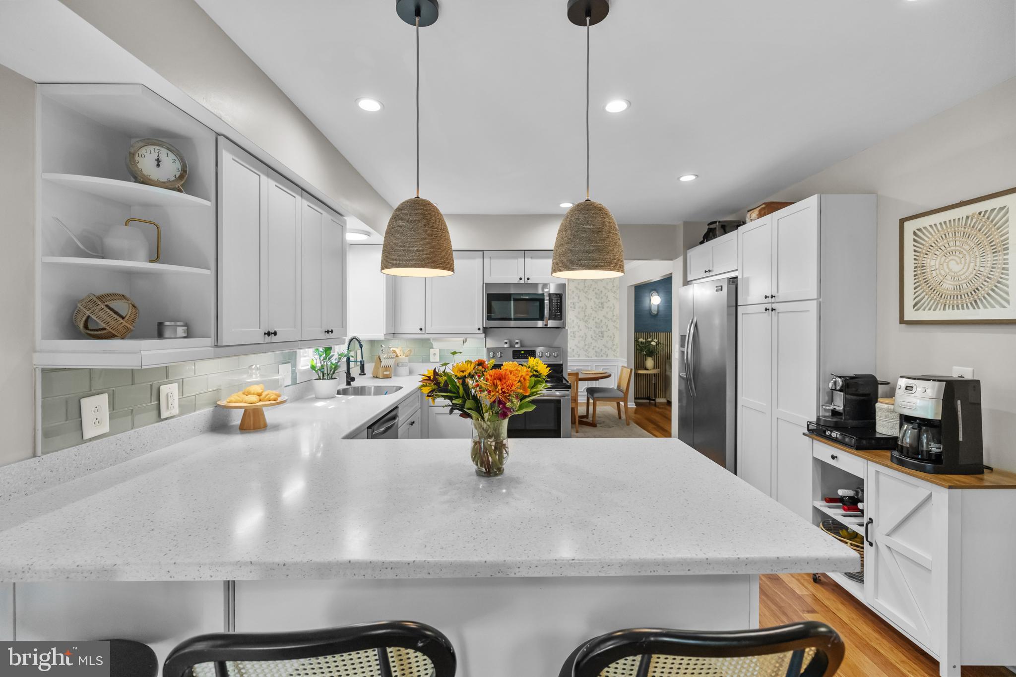 COUNTRY CLUB LAKE - Residential