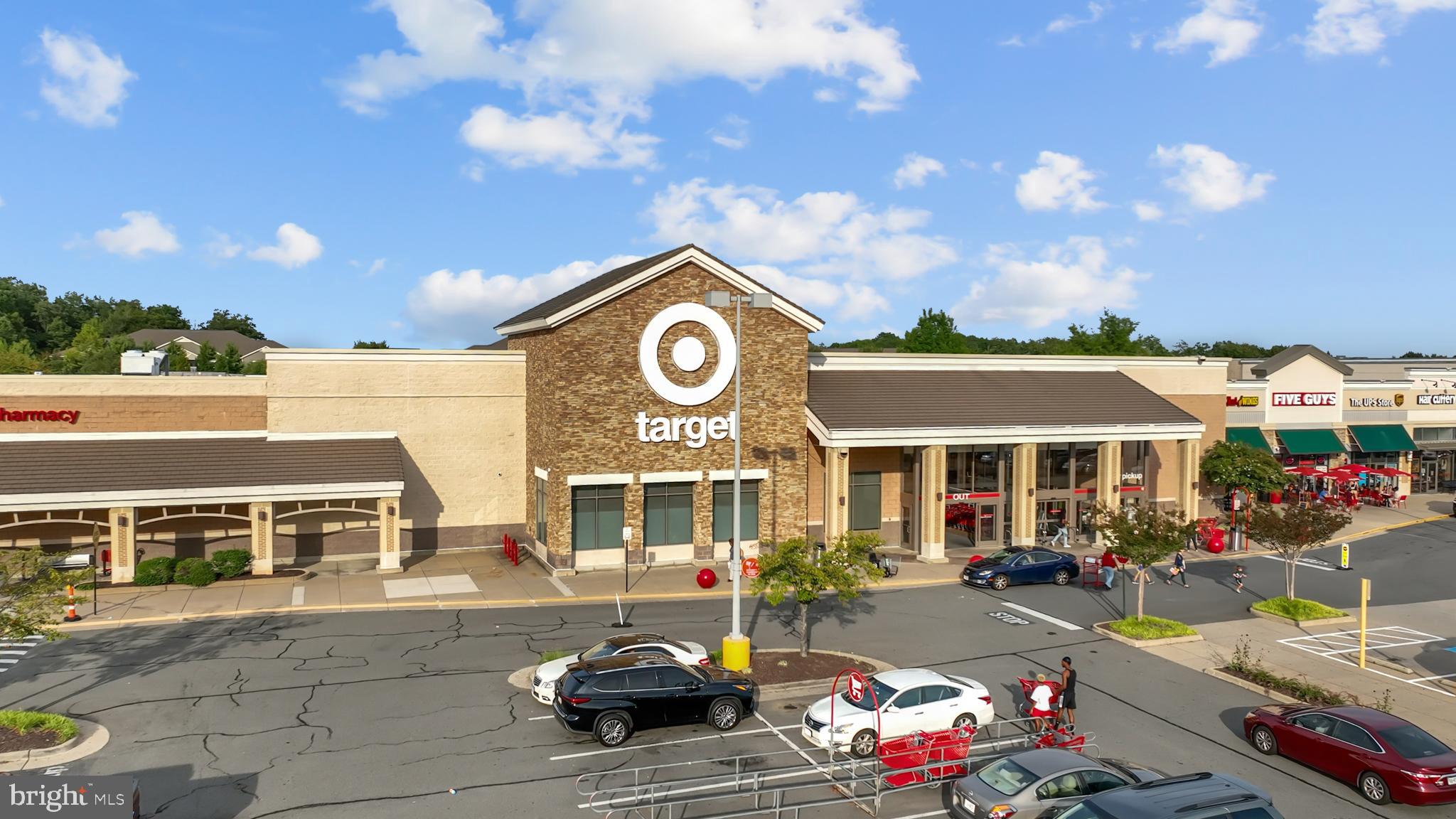 COUNTRY CLUB LAKE - Residential