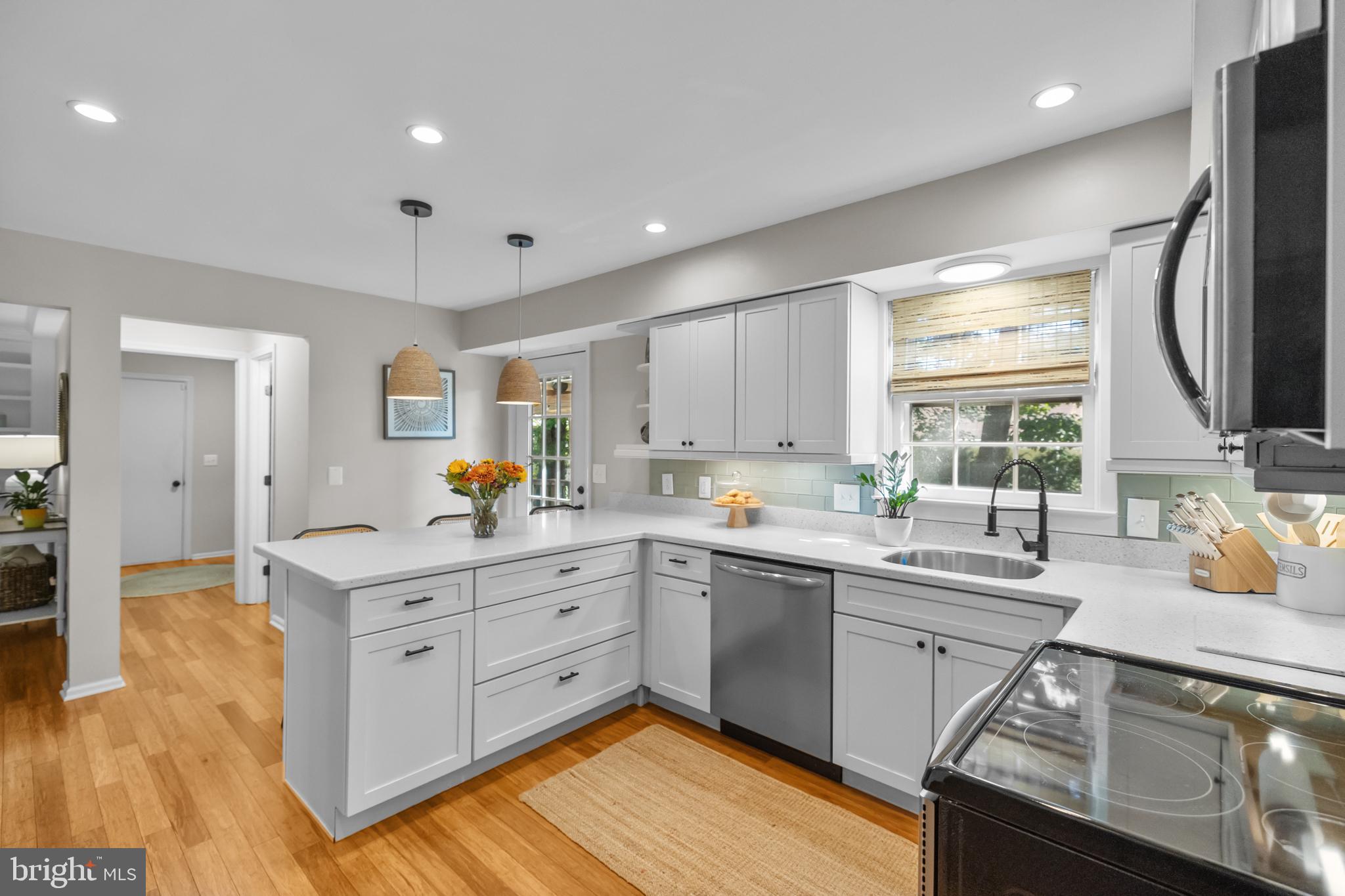 COUNTRY CLUB LAKE - Residential