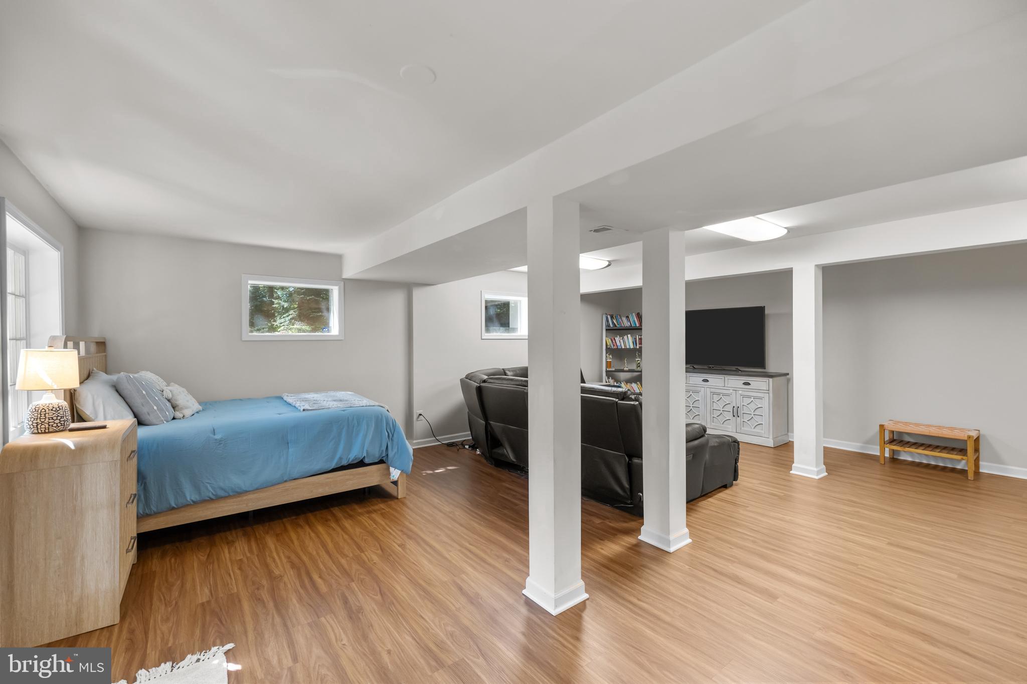 COUNTRY CLUB LAKE - Residential