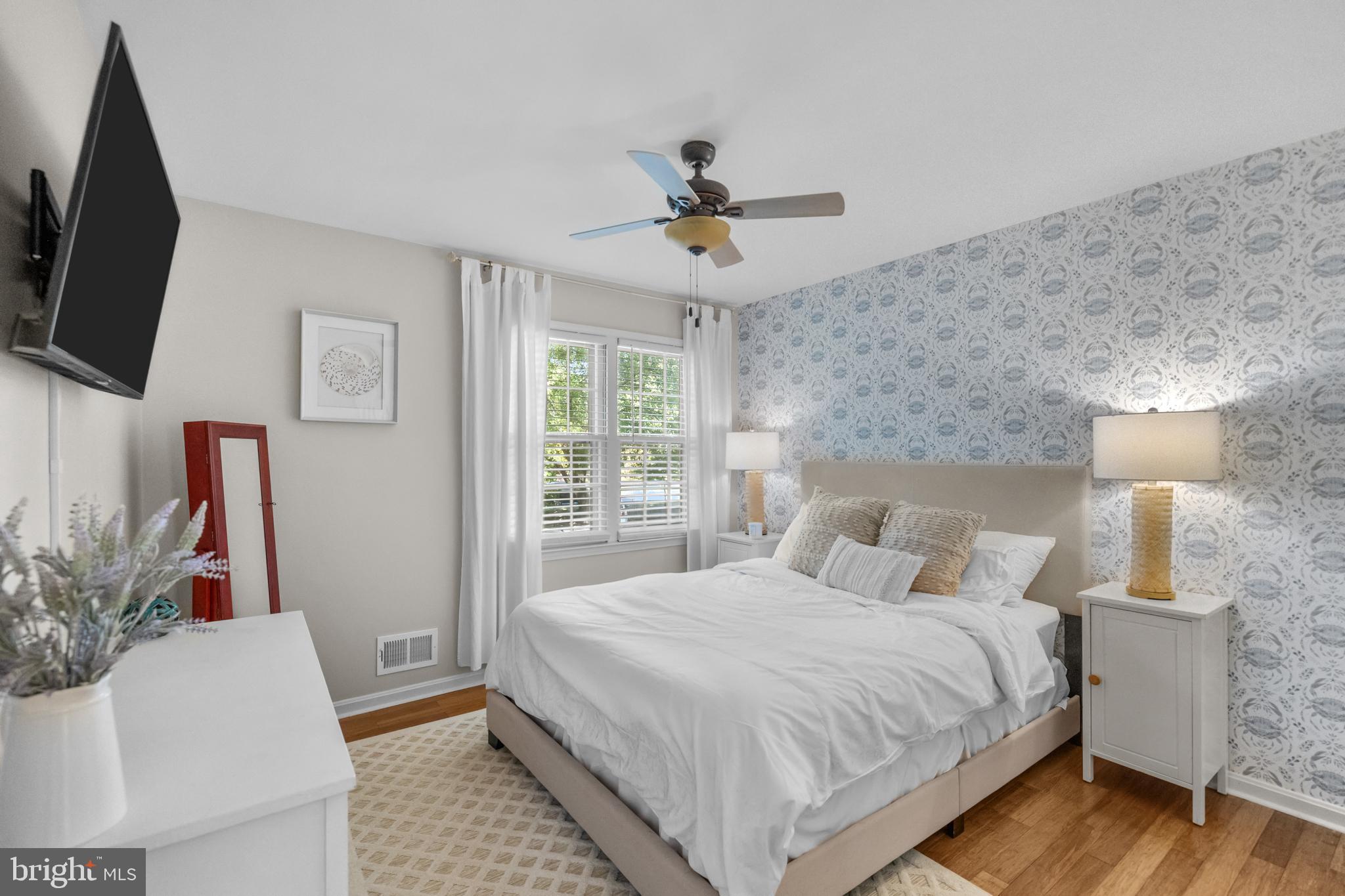 COUNTRY CLUB LAKE - Residential